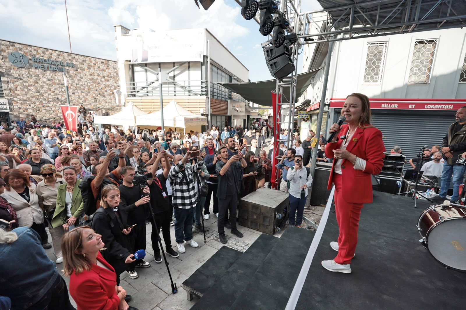 Kemeraltı’nın sokakları festivalle şenlendi (14).jpeg