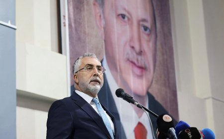 Bakan Işıkhan, Hakkari’de: “Türkiye’nin Geleceği İçin Çalışmaya, Üretmeye Devam Edeceğiz”