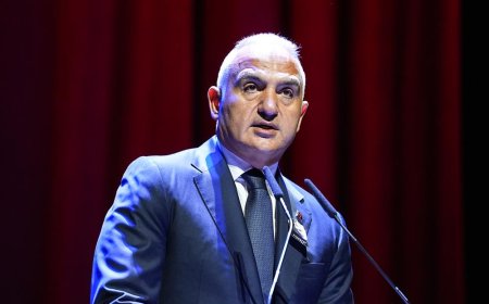 İşte, Bakan Ersoy'un Kenan Işık için düzenlenen cenaze törenine katılmasıyla ilgili bir haber metni:  Bakan Ersoy, Kenan Işık İçin Düzenlenen Cenaze Töreni'ne Katıldı