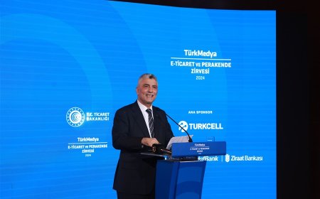 Ticaret Bakanı Bolat, E-Ticaret ve Perakende Zirvesi'nde Dijital Dönüşüm ve Geleceği Değerlendirdi