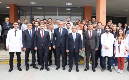 Sağlık Bakanı Prof. Dr. Kemal Memişoğlu Iğdır’da Sağlık Yatırımları İçin İyileştirme Müjdeleri Verdi