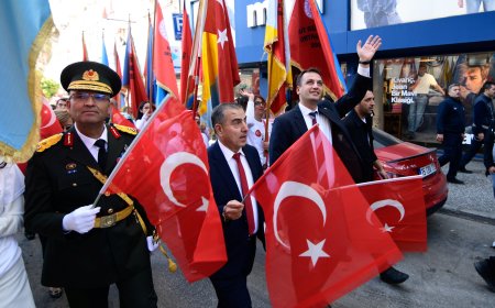 Cumhuriyet’in 101. Yılı Bornova’da Coşku ile Kutlandı