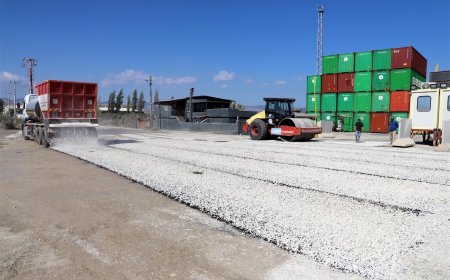 Akdeniz Belediyesi Çilek Mahallesi’nde Yeni Yollar Açıyor ve Mevcut Yolları Yeniliyor