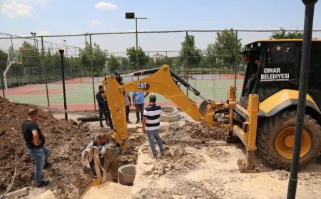 Çınar’da Olimpik Yüzme Havuzu Tadilat Çalışmaları Sürüyor