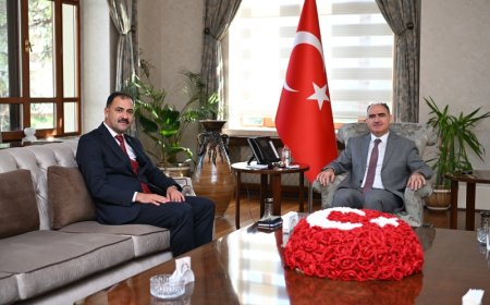 Demirci Belediye Başkanı Erkan Kara, Manisa Valisi Vahdettin Özkan’ı Ziyaret Etti