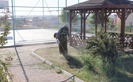 Silifke Belediyesi Park ve Bahçelerde Bakım Çalışmalarına Hız Verdi
