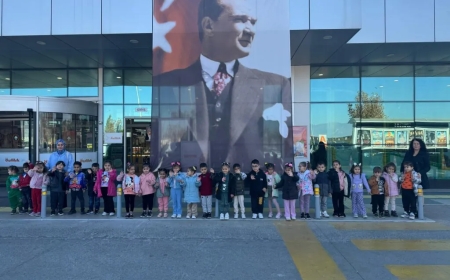 Turgutlu Belediyesi ÇKSM Öğrencileri, Atatürk Filmiyle Tarihe Yolculuk Yaptı