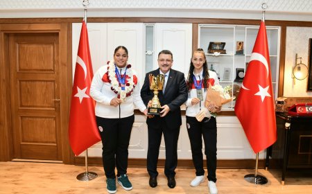 Başkan Genç, Altın Yumrukları Ağırladı