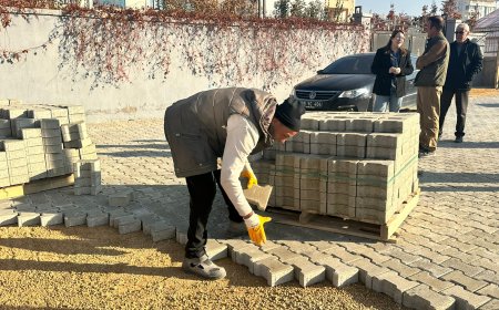 İlçemizde Başlatılan Kilitli Parke Taşı Çalışmaları Devam Ediyor