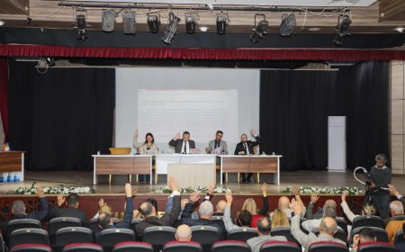 Başkan Balaban, ‘Demokrasilerde Kayyum’dan Söz Edilemez’