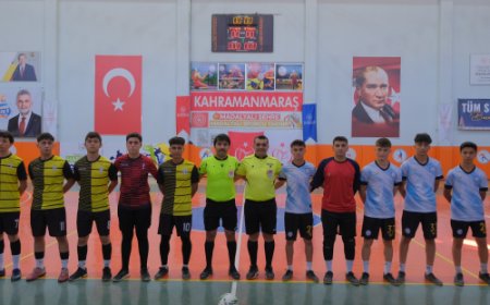 Onikişubat Belediyesi'nin Cumhuriyet Spor Şöleni'nde Futsal Heyecanı Başladı