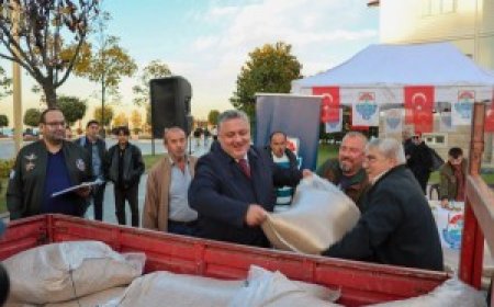 Çiftçilerimize Yerli Buğday Tohumu Dağıttık