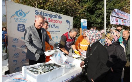 Sultangazi Belediyesi’nden Ücretsiz Balık Dağıtımı! Lüferler Başkan Dursun’dan