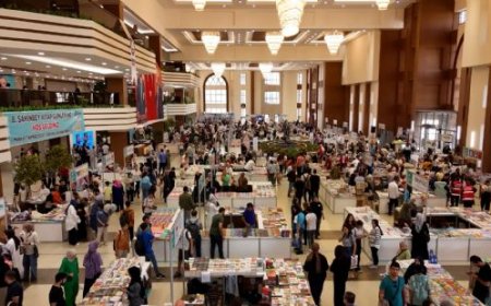 Şahinbey Belediyesi Kitap Severleri Yazarlarla Buluşturuyor