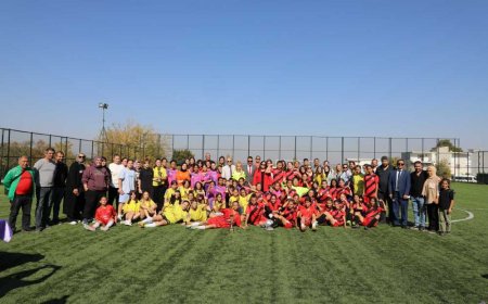 Şehzadeler Belediyesi’nden Cumhuriyetin 101. Yılına Özel Genç Kızlar Futbol Turnuvası