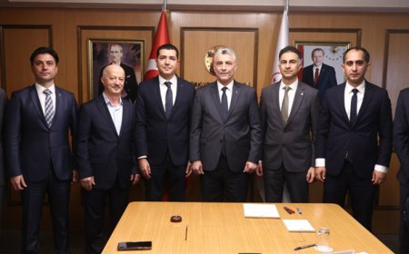 Ticaret Bakanı Ömer Bolat, Ayakkabı Sektörünün Temsilcilerini Kabul Etti