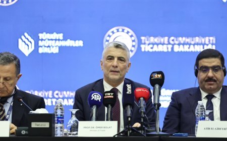Ticaret Bakanı Bolat Bağdat’ta Türk ve Iraklı Müteahhitlerle Yuvarlak Masa Toplantısında Konuştu