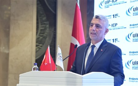 Ticaret Bakanı Bolat, Boğaziçi Zirvesi'nde Türkiye’nin Ekonomik Başarılarını Vurguladı