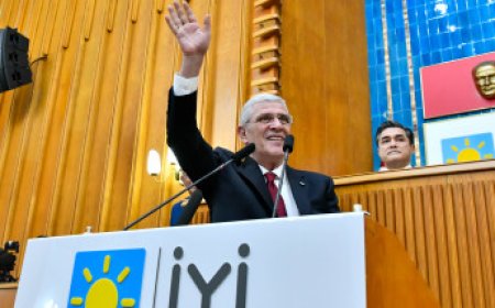 "Latin Amerika Olmamak İçin, Suriye Olmamak İçin, Lübnan Olmamak İçin, Irak Olmamak İçin Kısaca Cumhuriyet Olmak İçin Bir Kader Anındayız"