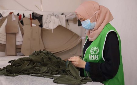 İdlib’teki Yetim Anneleri İçin Dikiş Atölyesi Açıldı