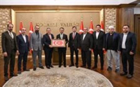 Mil-Diyanet-Sen Genel Başkanı Celaleddin Gül ve Heyeti Vali İlhami Aktaş’ı Ziyaret Etti