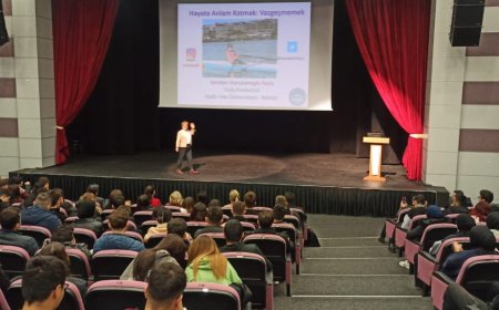 Kadir Has Üniversitesi Rektörü Prof. Dr. Sondan Durukanoğlu Feyiz’den “Yaşama Anlam Katmak: Vazgeçmemek” Semineri