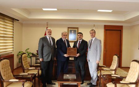 Diyanet İşleri Başkan Yardımcısı Burhan İşliyen'den Kaymakam Mehmet Tunç’a Ziyaret