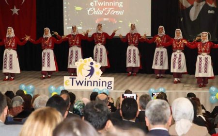 Bolu'da Başarılı eTwinning Projeleri Ödüllendirildi