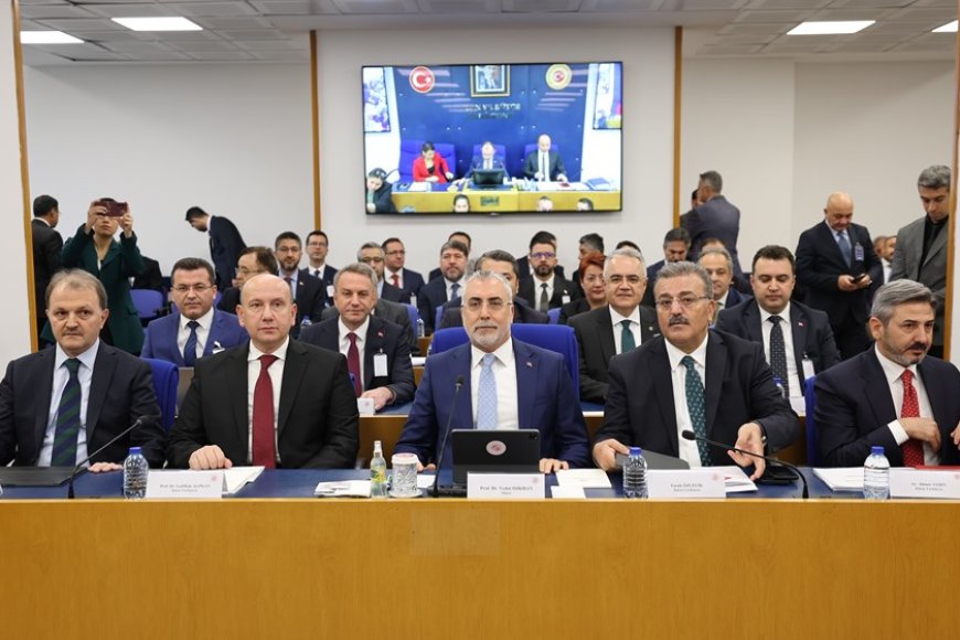 Bakan Işıkhan, Türkiye İhracatçılar Meclisi Başkanlar Kurulu Toplantısı'na Katıldı