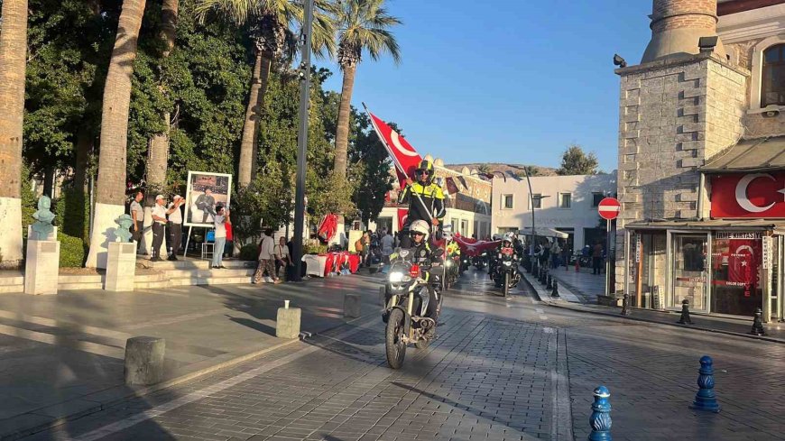 Muğla Bodrum’da Cumhuriyet Coşkusu: Polis Ekiplerinden Görkemli 29 Ekim Korteji