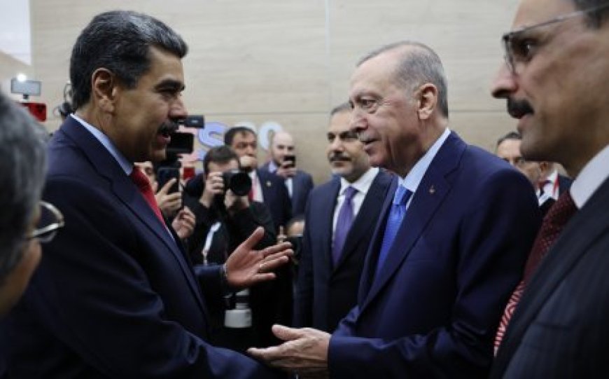 Cumhurbaşkanı Erdoğan ve Venezuela Devlet Başkanı Maduro Kazan’da Görüştü