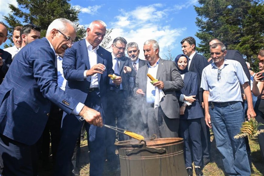 Bakan Ersoy: “Türkiye Ulaşımda Adeta Çağ Atlarken, Turizm Altyapısında da Büyük Yol Kat Etti”