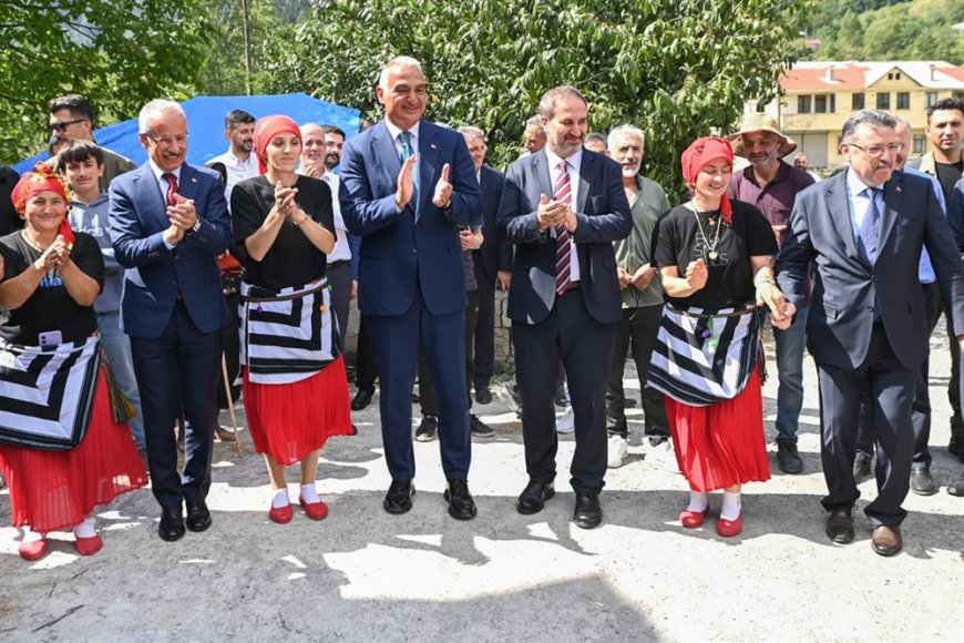 Bakan Ersoy: “Türkiye Ulaşımda Adeta Çağ Atlarken, Turizm Altyapısında da Büyük Yol Kat Etti”