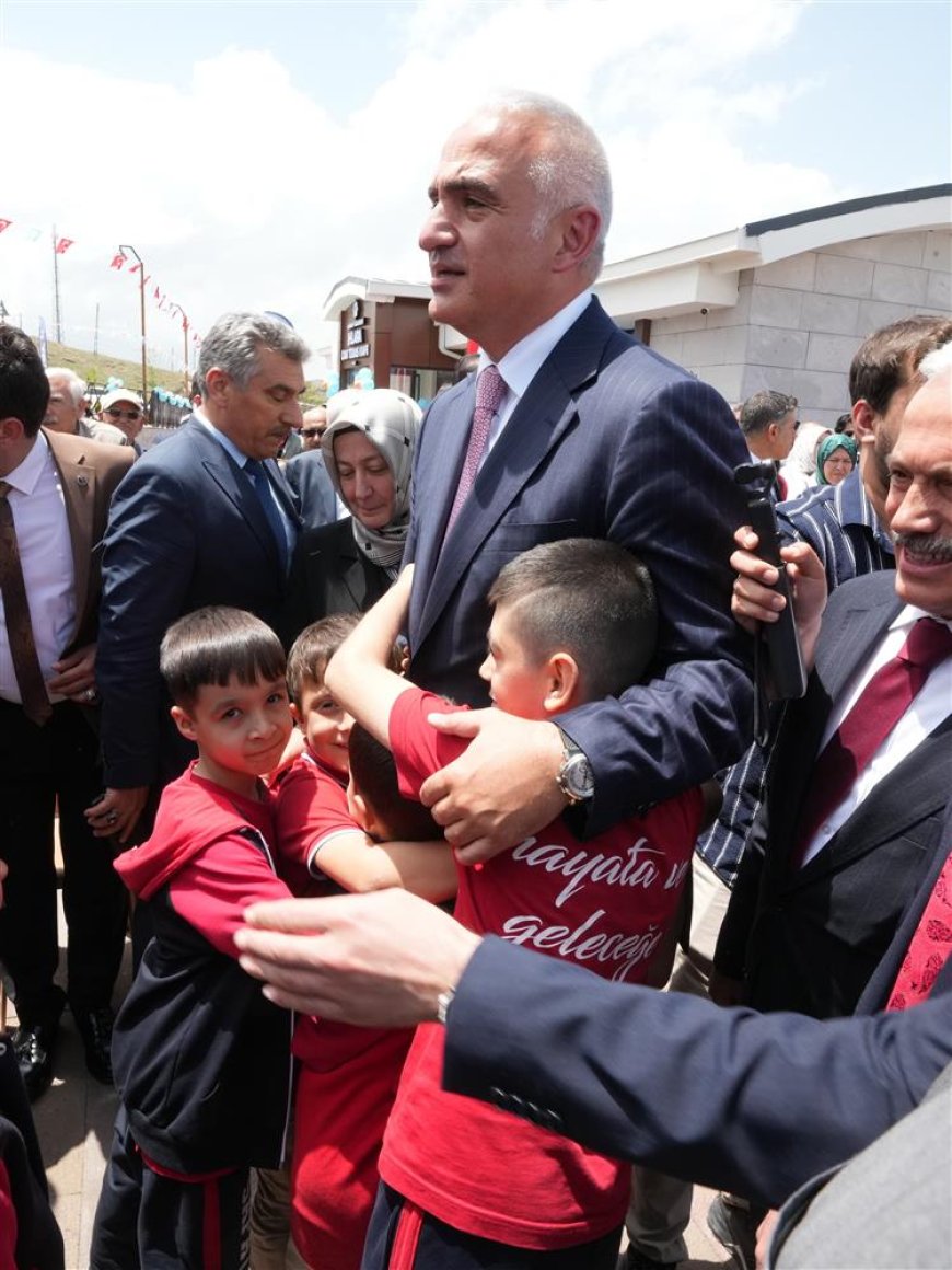 Kültür ve Turizm Bakanı Mehmet Nuri Ersoy, İhlara Vadisi Cam Terası'nın Açılışına Katıldı