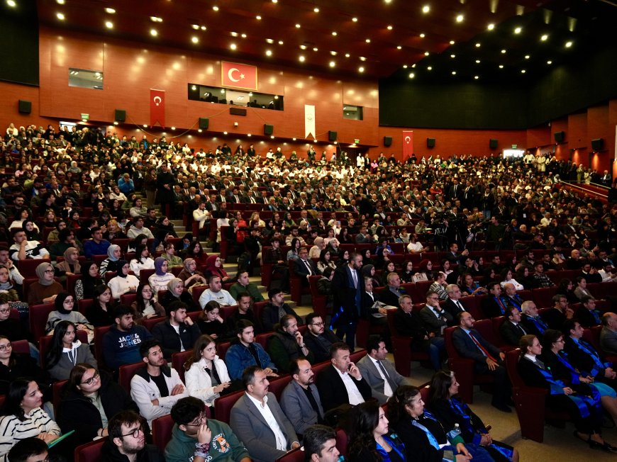 Bakan Kurum, Bolu İzzet Baysal Üniversitesi'nin Akademik Yıl Açılışında Gençlere Seslendi