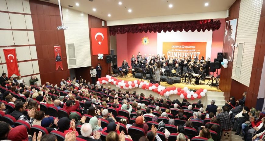 Derince’de Cumhuriyet Coşkusu Dolu Dolu Yaşandı