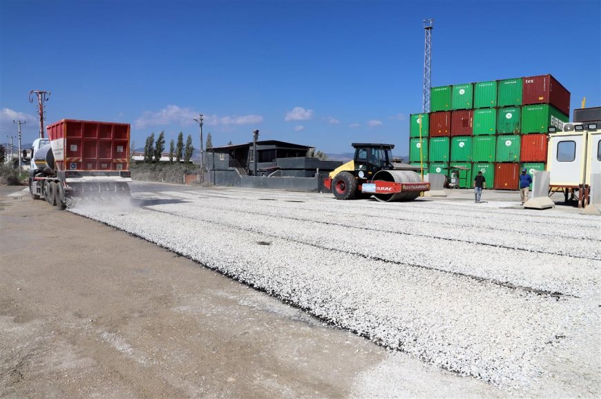 Akdeniz Belediyesi Çilek Mahallesi’nde Yeni Yollar Açıyor ve Mevcut Yolları Yeniliyor