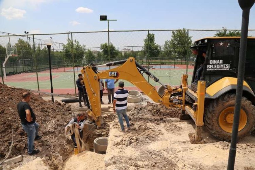 Çınar’da Olimpik Yüzme Havuzu Tadilat Çalışmaları Sürüyor