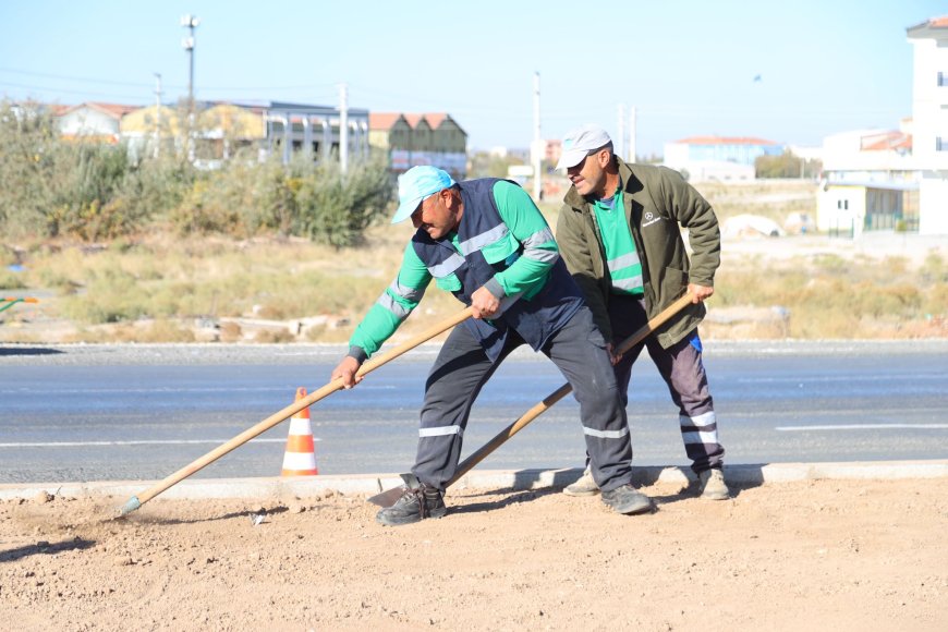 Aksaray’da Yeni Yol ve Bulvarlarda Yeşil Alan İçin Dolgu Çalışmaları Sürüyor