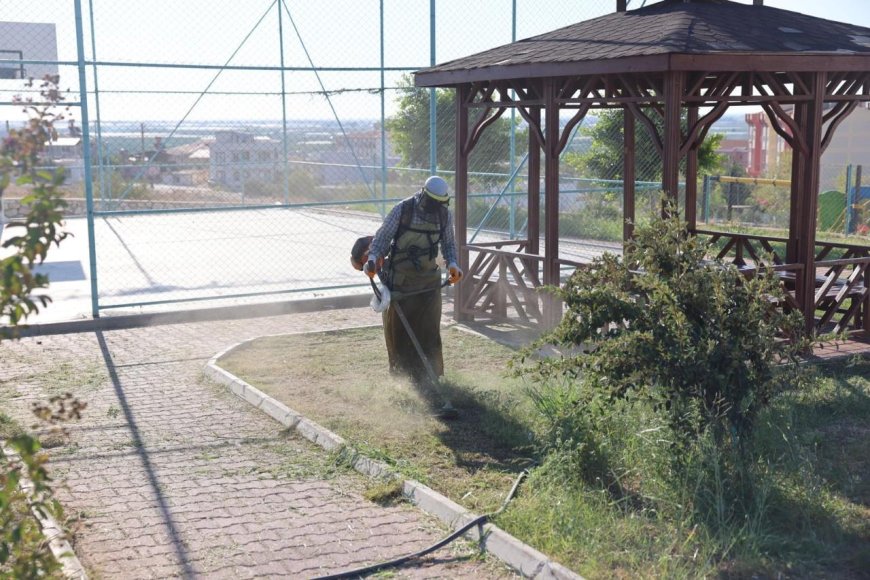 Silifke Belediyesi Park ve Bahçelerde Bakım Çalışmalarına Hız Verdi