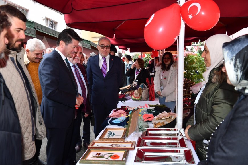 Başkan Kaya, ‘Üreten Kadınlar El Emeği Ürünler Sergisi’nin Açılışına Katıldı