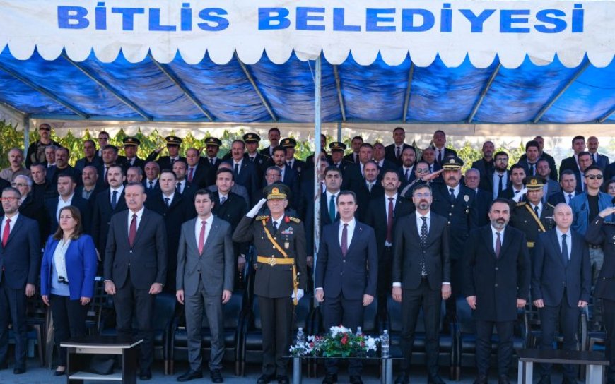 Bitlis’te Cumhuriyetin 101. Yılı Coşkuyla Kutlandı