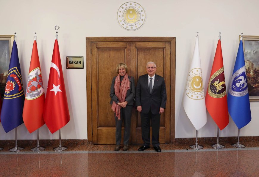 Millî Savunma Bakanı Yaşar Güler, İtalya Senatosu Dış İşleri ve Savunma Komitesi Başkanı İle Görüştü