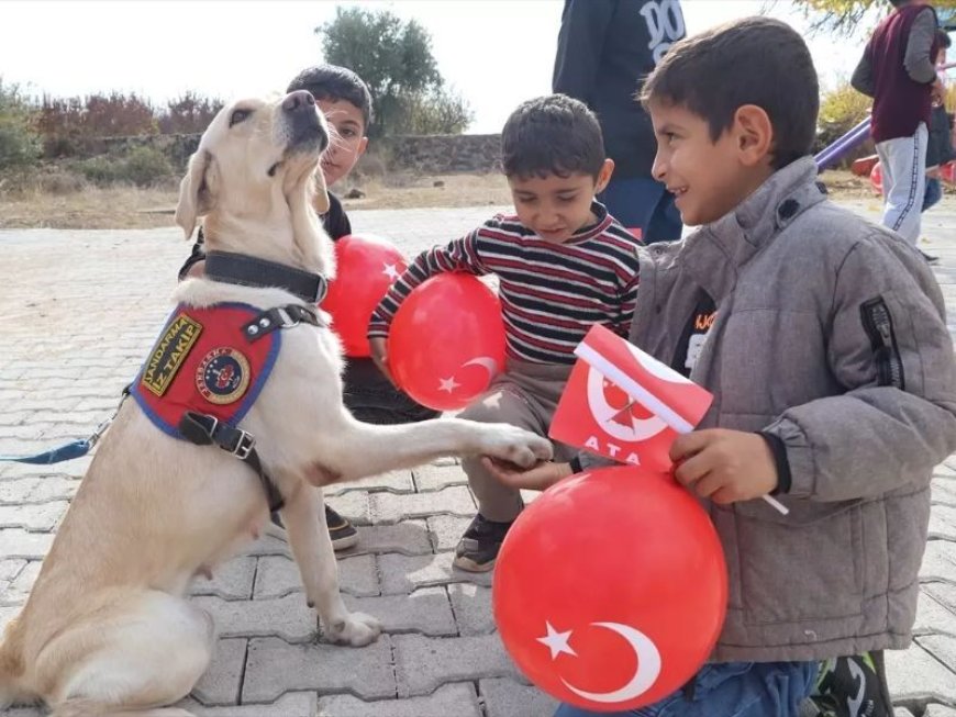 Hatay Hassa'da Dünya Çocuk Hakları Günü'nde Jandarma Çocuklarla Buluştu