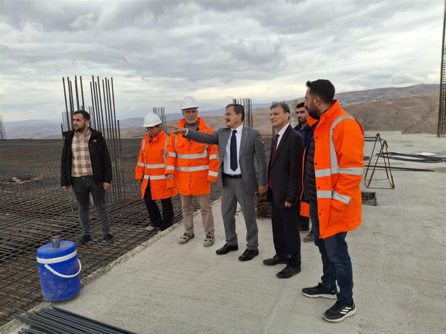 Siirt'te 400 Yataklı Hastane İnşaatına İl Sağlık Müdürü’nden Ziyaret