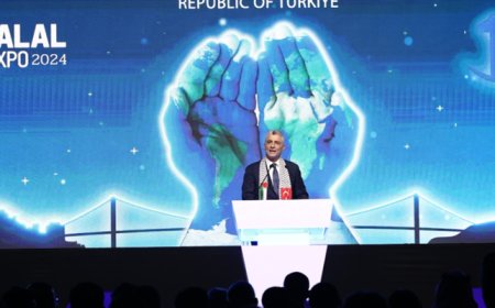 Ticaret Bakanı Ömer Bolat, Dünya Helal Zirvesi'nde Konuştu