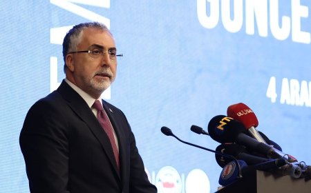 Bakan Vedat Işıkhan Kamu Personel Sisteminin Güncel ve Hukuki Sorunları Sempozyumu'na Katıldı