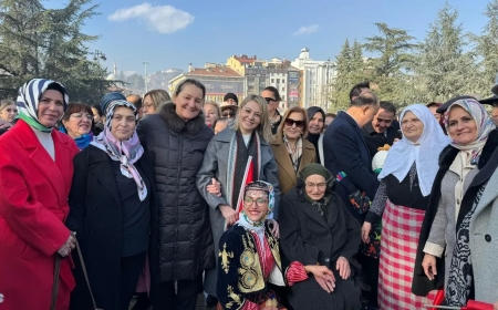 İLK TÜRK KADIN MİTİNGİ 105. YILINDA KUTLANDI