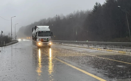 Bolu Dağı’nda Sağanak Yağış Yolları Gölete Çevirdi