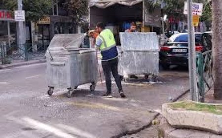 Eskişehir’de Sabahın Erken Saatlerinde Temizlik Mesaisi